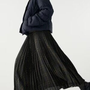 NWT Uniqlo Long Plaid Skirt (Size S)